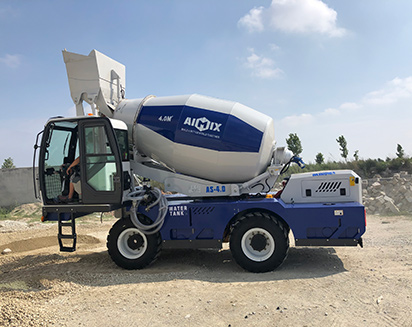 4.0 m³ Self-propelled Concrete Mixer in Chile